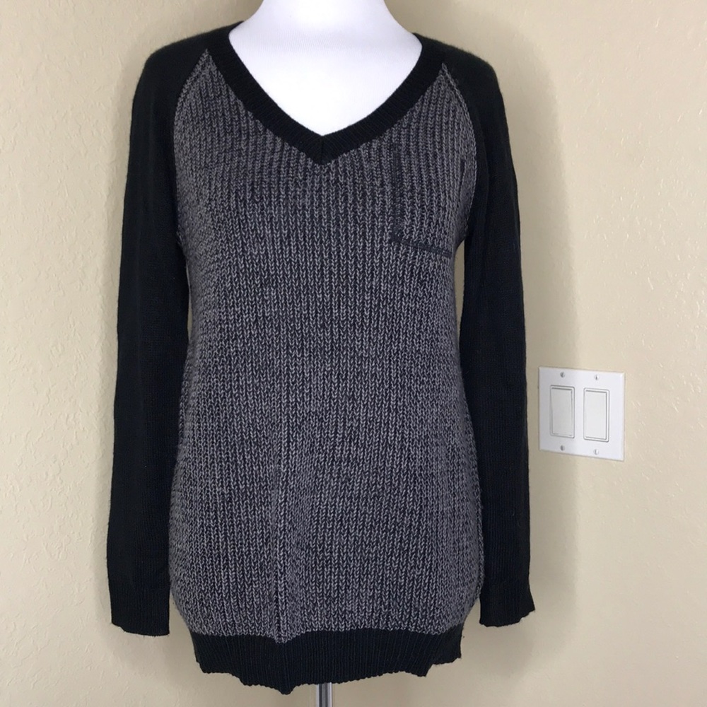 BP V-Neck Knitted Gray/Black Sweater S